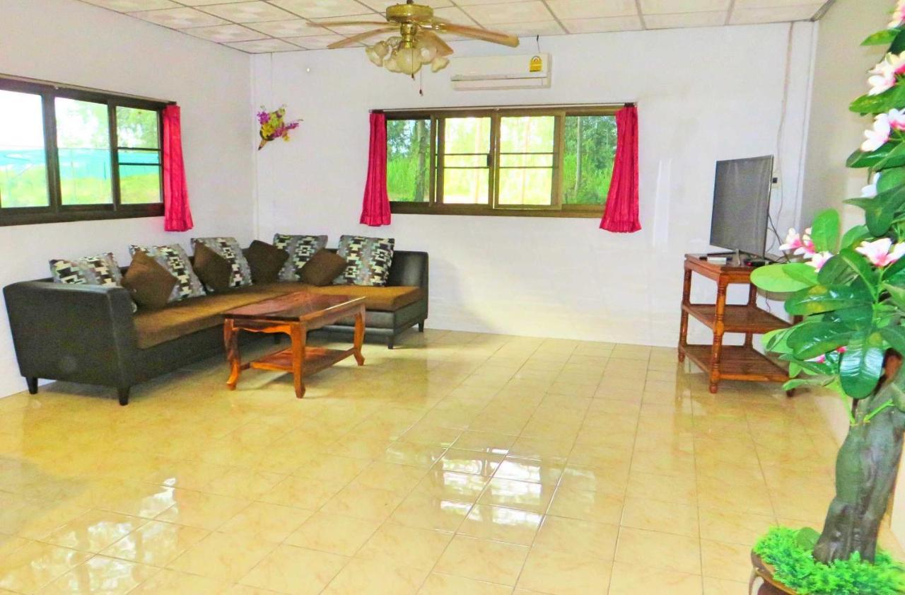 Isaan Perazim Park Otel Roi Et Dış mekan fotoğraf