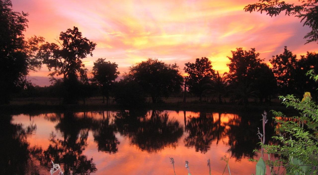 Isaan Perazim Park Otel Roi Et Dış mekan fotoğraf