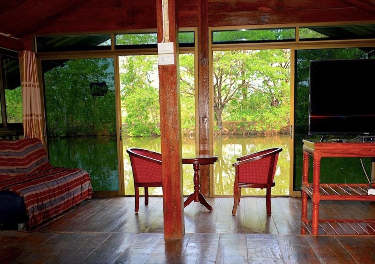 Isaan Perazim Park Otel Roi Et Dış mekan fotoğraf