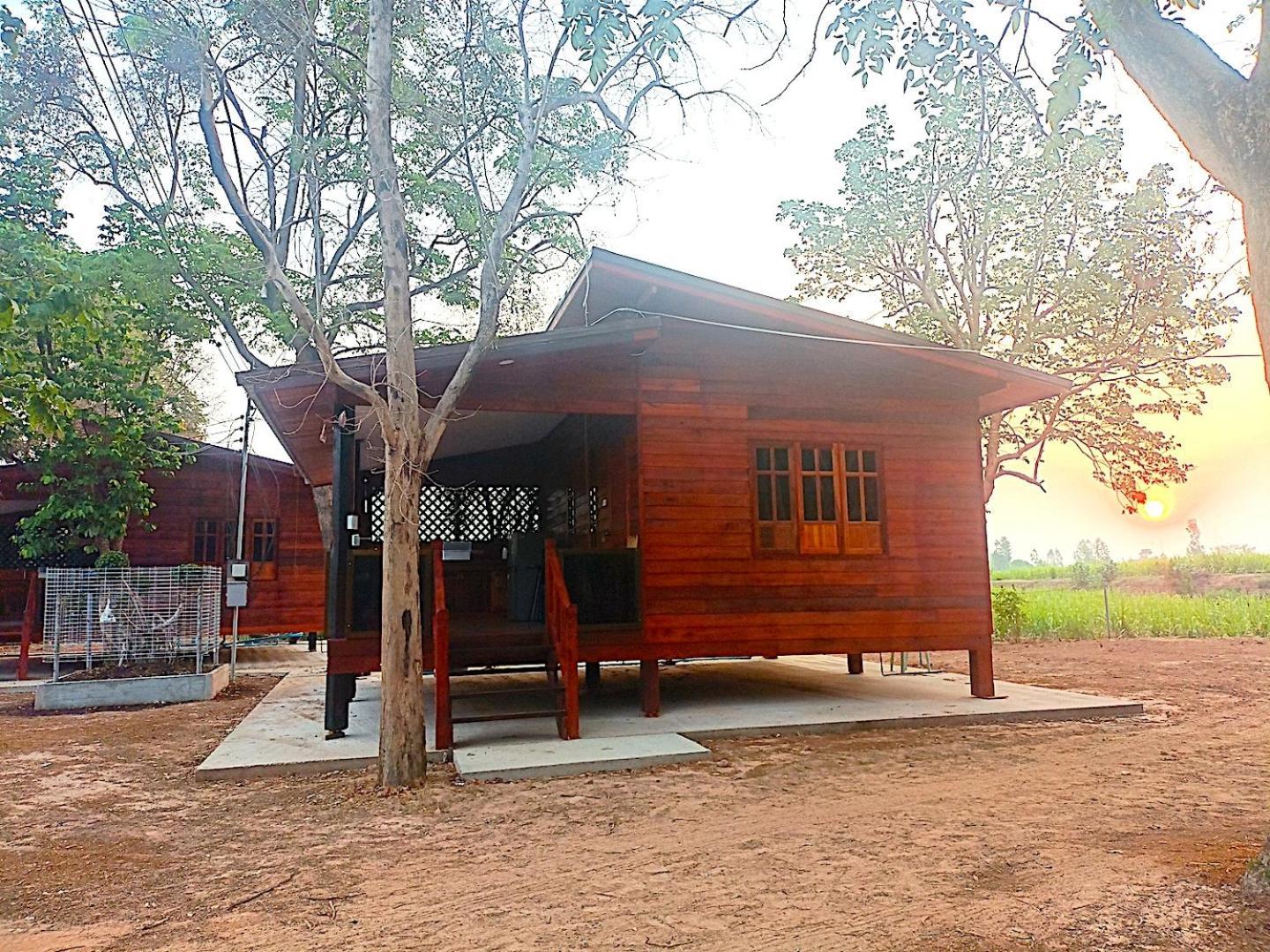 Isaan Perazim Park Otel Roi Et Dış mekan fotoğraf